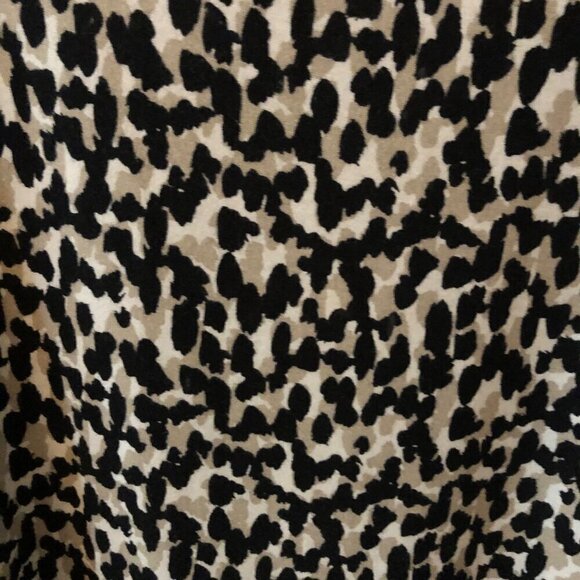 Woman's Old Navy Plus Size Leopard Print Crew Neck T-shirt Soft Blouse - Picture 3 of 9